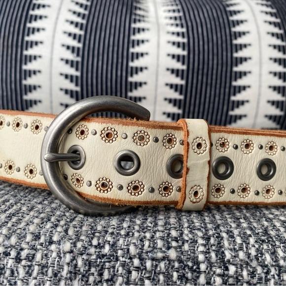 Fossil Embossed/Studded Western Leather Belt - Picture 4 of 15
